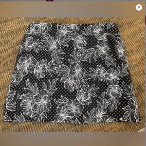 Attyre Black & White Skort with Pockets - Size 8